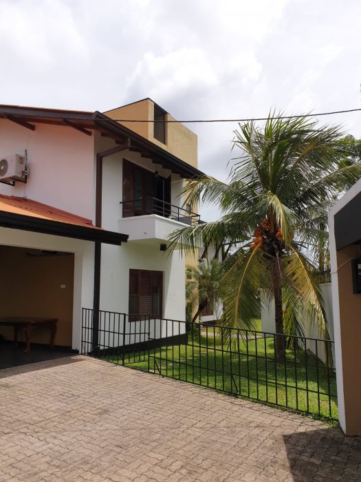 Rajagiriya luxury House for rent 