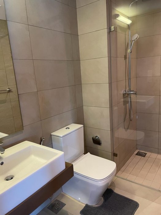 Luna Tower.  Colombo 2